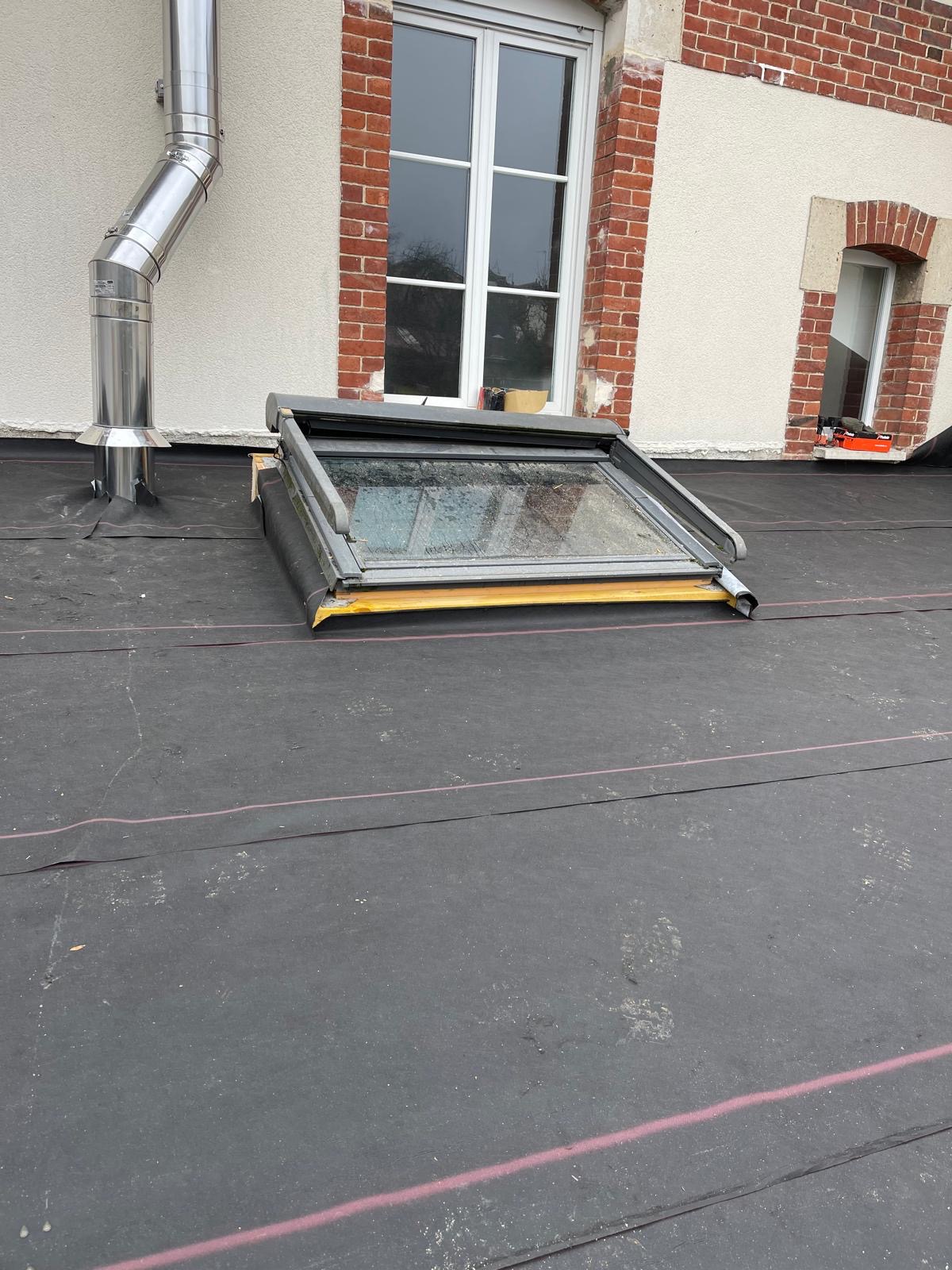 Toiture réalisée en aluminium PREFA avec film bitumeux insonorisant